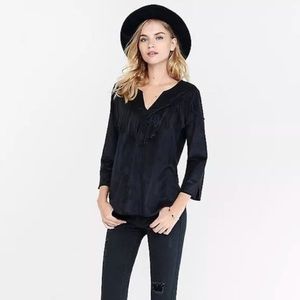 🦩5 for $20 sale🦩 NWOT Express Suede Fringed Top